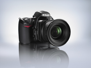Illustration for article titled Nikon D700 DSLR Official: D3's Big Sensor In a Smaller Body for $2999